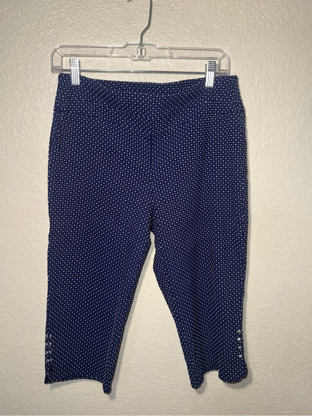 Attyre New York Navy Polka Dot Capri Pants Rhinestone Hem Size 8